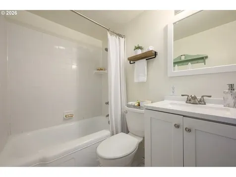 2571 Alder Street Eugene OR 97405