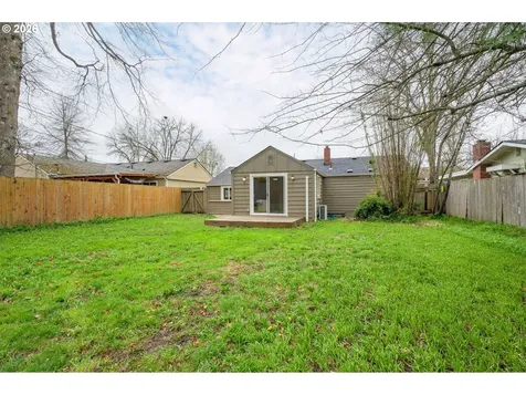 2571 Alder Street Eugene OR 97405