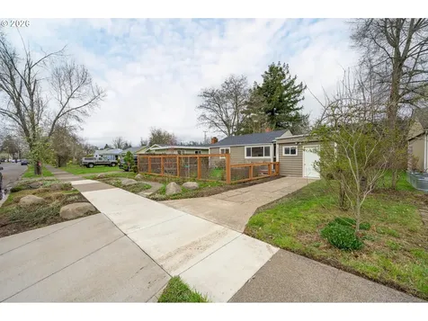 2571 Alder Street Eugene OR 97405