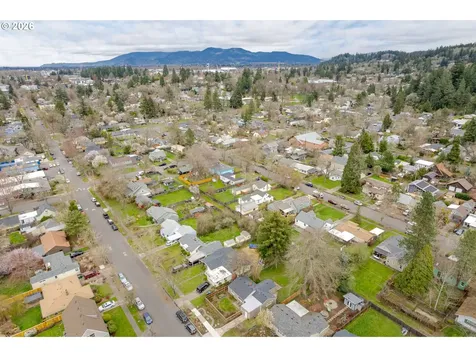 2571 Alder Street Eugene OR 97405