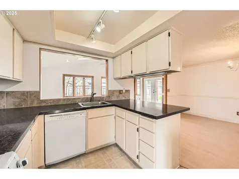 20750 NW Highland Court Portland OR 97229