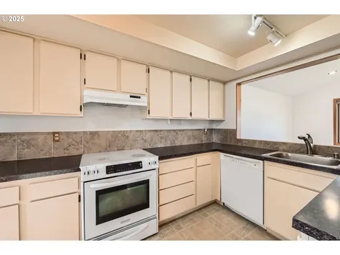 20750 NW Highland Court Portland OR 97229