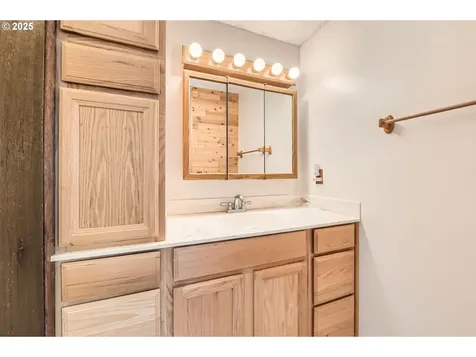 20750 NW Highland Court Portland OR 97229