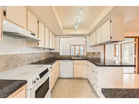 20750 NW Highland Court Portland OR 97229