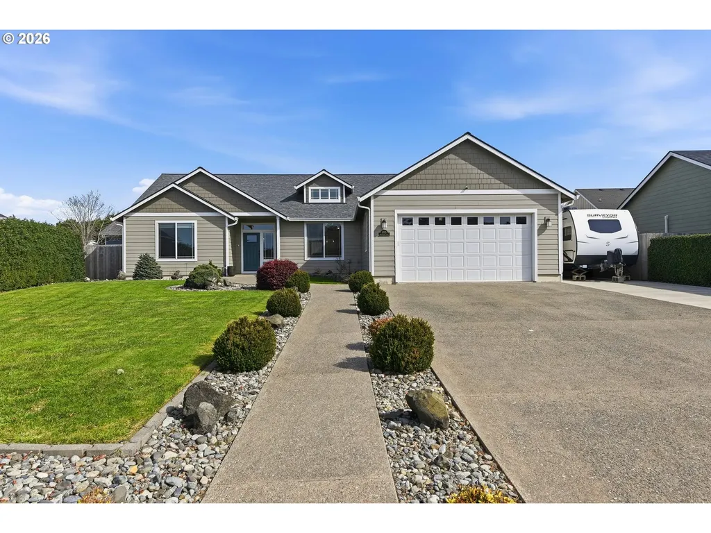 2025 Roosevelt Loop North Bend OR 97459