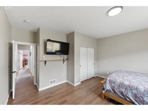 2025 Roosevelt Loop North Bend OR 97459