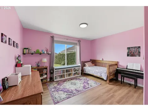 2025 Roosevelt Loop North Bend OR 97459