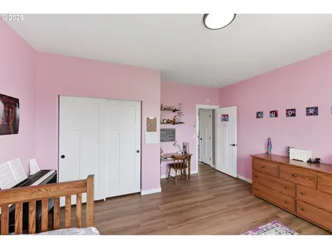 2025 Roosevelt Loop North Bend OR 97459