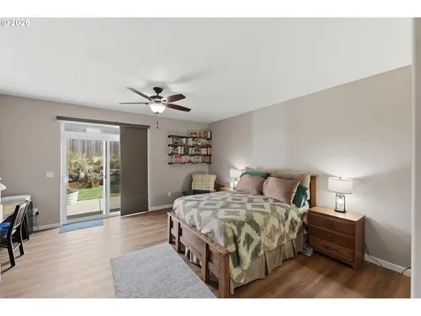 2025 Roosevelt Loop North Bend OR 97459
