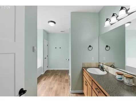 2025 Roosevelt Loop North Bend OR 97459