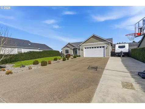 2025 Roosevelt Loop North Bend OR 97459