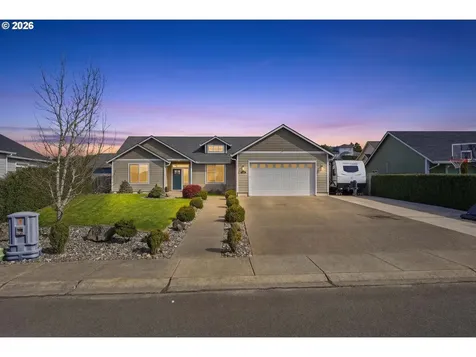 2025 Roosevelt Loop North Bend OR 97459