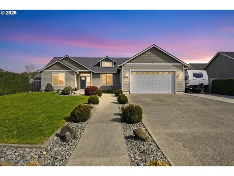 2025 Roosevelt Loop North Bend OR 97459