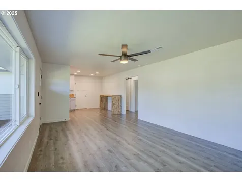 355 W Berdine Street Roseburg OR 97471