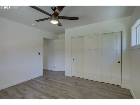 355 W Berdine Street Roseburg OR 97471