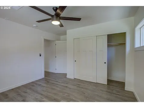 355 W Berdine Street Roseburg OR 97471