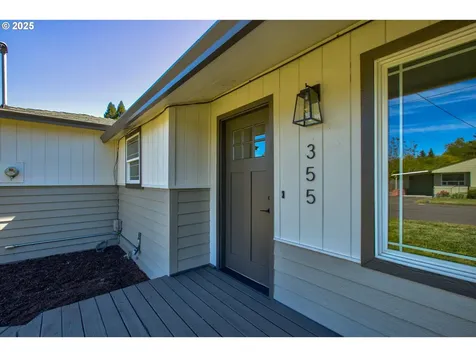355 W Berdine Street Roseburg OR 97471