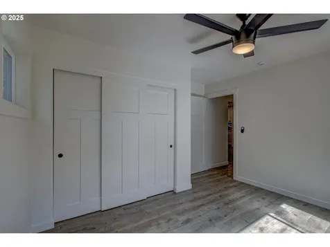 355 W Berdine Street Roseburg OR 97471