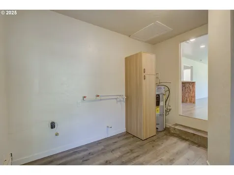 355 W Berdine Street Roseburg OR 97471