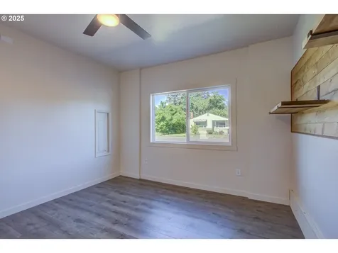 355 W Berdine Street Roseburg OR 97471