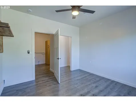 355 W Berdine Street Roseburg OR 97471