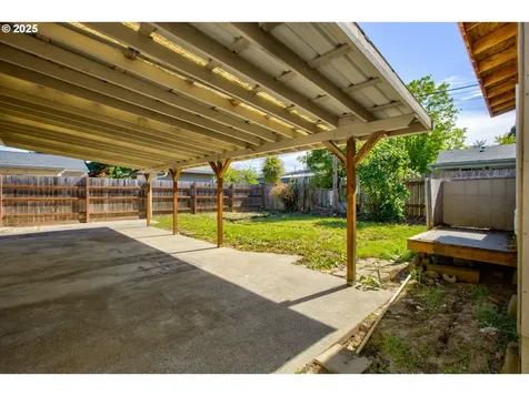 355 W Berdine Street Roseburg OR 97471