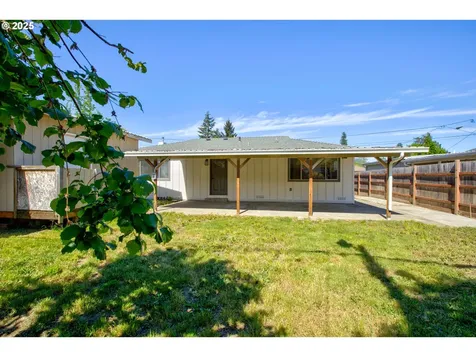 355 W Berdine Street Roseburg OR 97471
