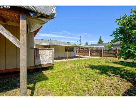 355 W Berdine Street Roseburg OR 97471