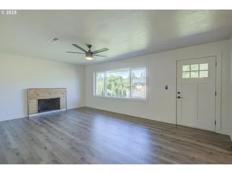 355 W Berdine Street Roseburg OR 97471