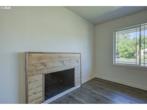 355 W Berdine Street Roseburg OR 97471