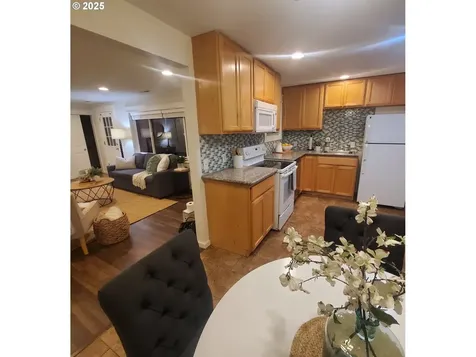 648 SE 137th Avenue Portland OR 97233