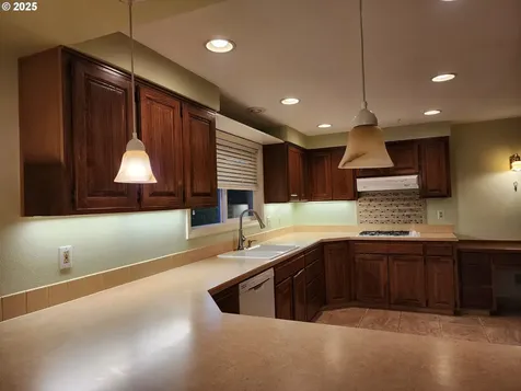 1527 NE Laurelwood Circle Canby OR 97013