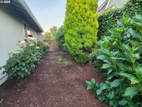 1527 NE Laurelwood Circle Canby OR 97013
