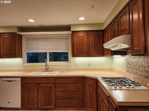 1527 NE Laurelwood Circle Canby OR 97013