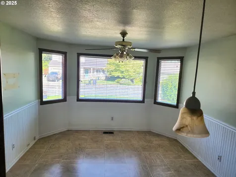 1527 NE Laurelwood Circle Canby OR 97013