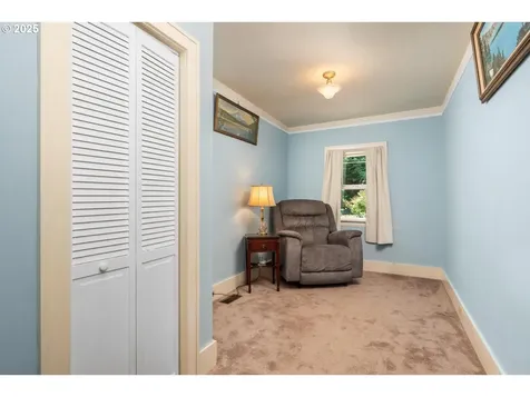 4256 NE Simpson Street Portland OR 97218