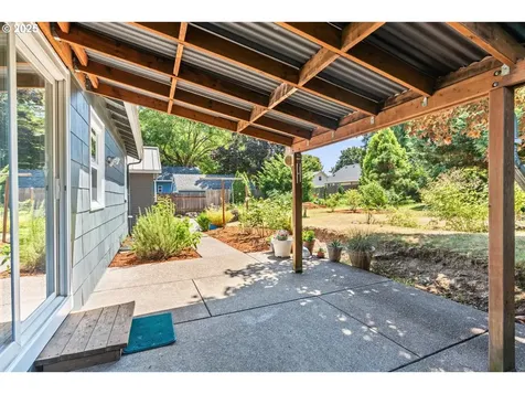 4256 NE Simpson Street Portland OR 97218