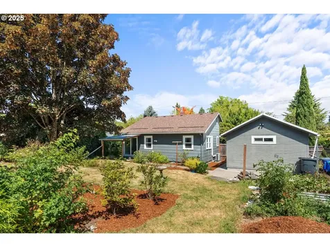 4256 NE Simpson Street Portland OR 97218