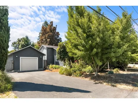 4256 NE Simpson Street Portland OR 97218