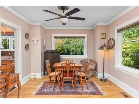 4256 NE Simpson Street Portland OR 97218