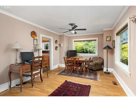 4256 NE Simpson Street Portland OR 97218