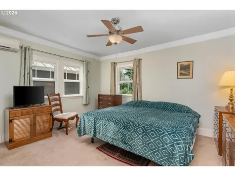 4256 NE Simpson Street Portland OR 97218