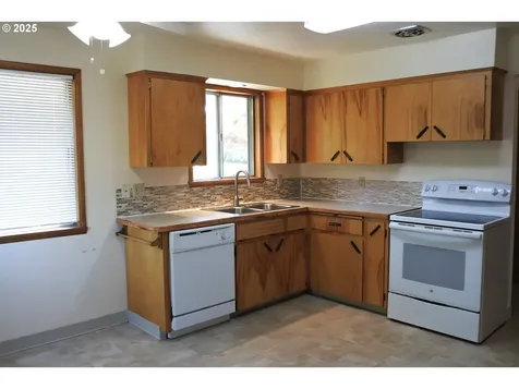 415 W 14th Street The Dalles OR 97058