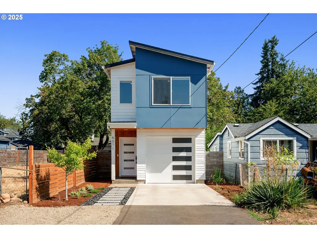 6071 SE Lexington Street Portland OR 97206