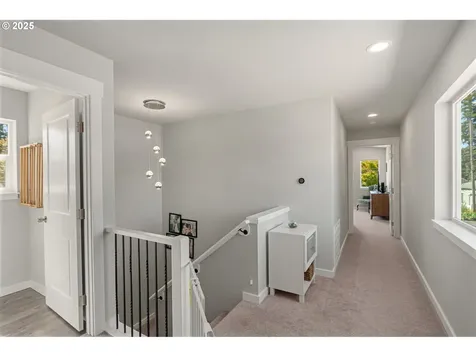 6071 SE Lexington Street Portland OR 97206