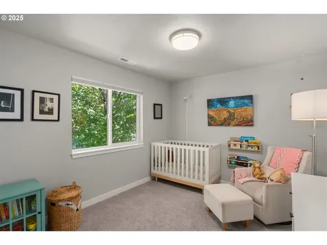 6071 SE Lexington Street Portland OR 97206