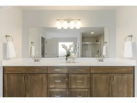 1521 NW Tracy Mcminnville OR 97128