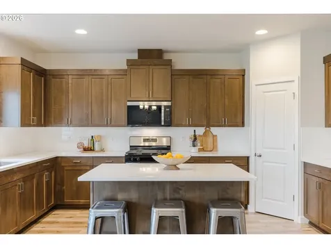 1521 NW Tracy Mcminnville OR 97128