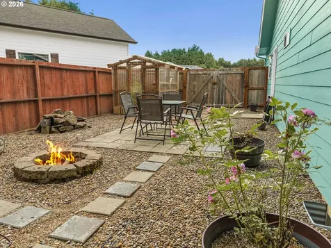 1255 SW Wedge Court Waldport OR 97394