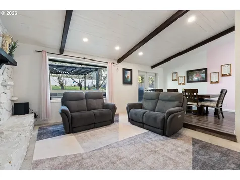 2382 NW Esquire Drive Roseburg OR 97471